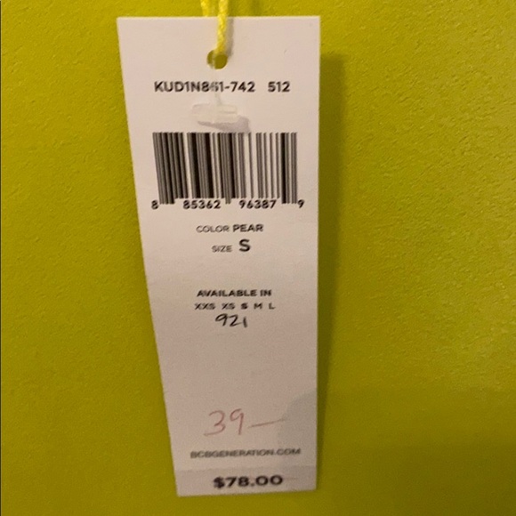 BCBG Open Back Short Sleeve shirt in Pear - Picture 5 of 5